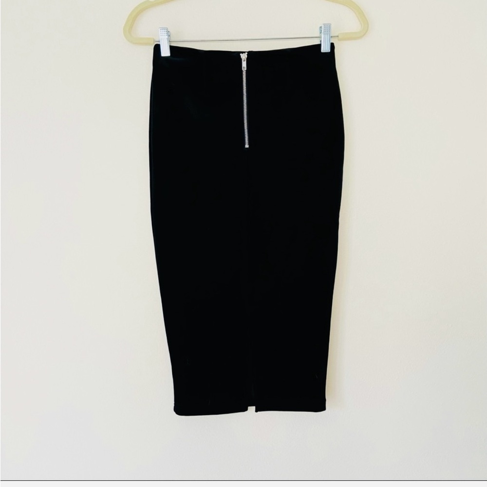 Gianni Bini Classic Black Pencil Skirt - Picture 2 of 4
